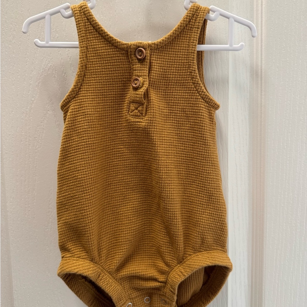 Quincy Mae Waffle Romper 3-6M in Ocre